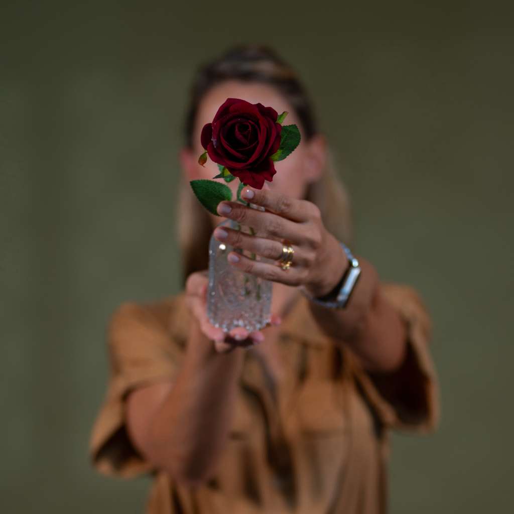 Mini Crystal Glass Bottle Vase – Decorative Bud Vase for Centerpieces & Wedding Favors